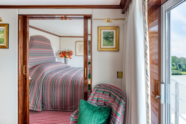 Uniworld Boutique S.S. Bon Voyage Grand Suite 2.jpg